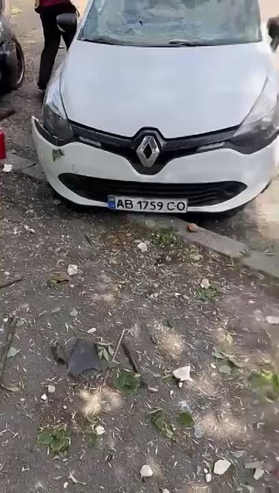 Винница, удар по Дому офицеров (виден на последних секундах видео)