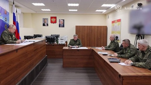 Россия провела испытания перспективных образцов вооружений во время тренировки ядерных сил на этой неделе, сообщил Путин на совещании в одном из пунктов управления Объединенной группировки войск