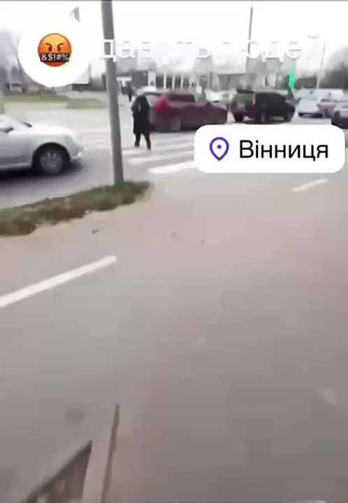 Машина ТЦК несколько раз сбила мужчину в Виннице, пишут местные паблики