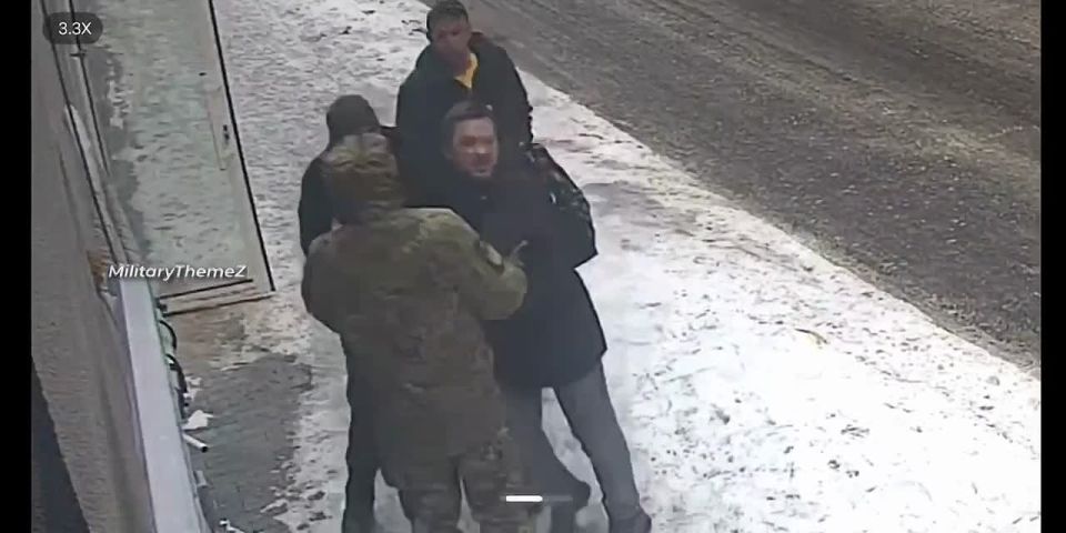 В Виннице ТЦКшники подрезали велосипедиста и упаковали