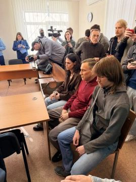 Суд приговорил бывшего депутата Госдумы и экс-гендиректора компании «Завод Исеть» Малика Гайсина к 14 годам колонии общего режима по делу о растрате, сообщает ТАСС